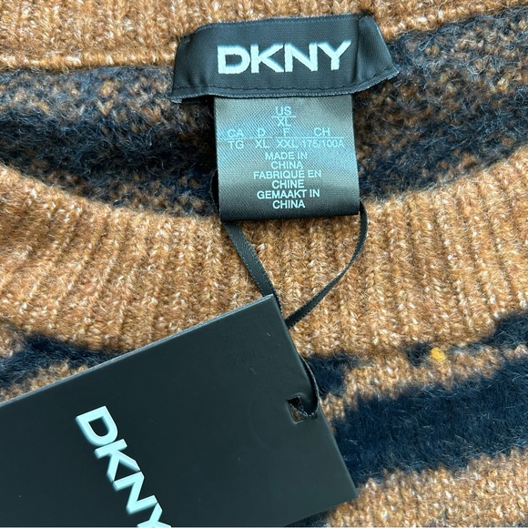 DKNY Eyelash Tiger Sweater Size XL NWT - Picture 6 of 8